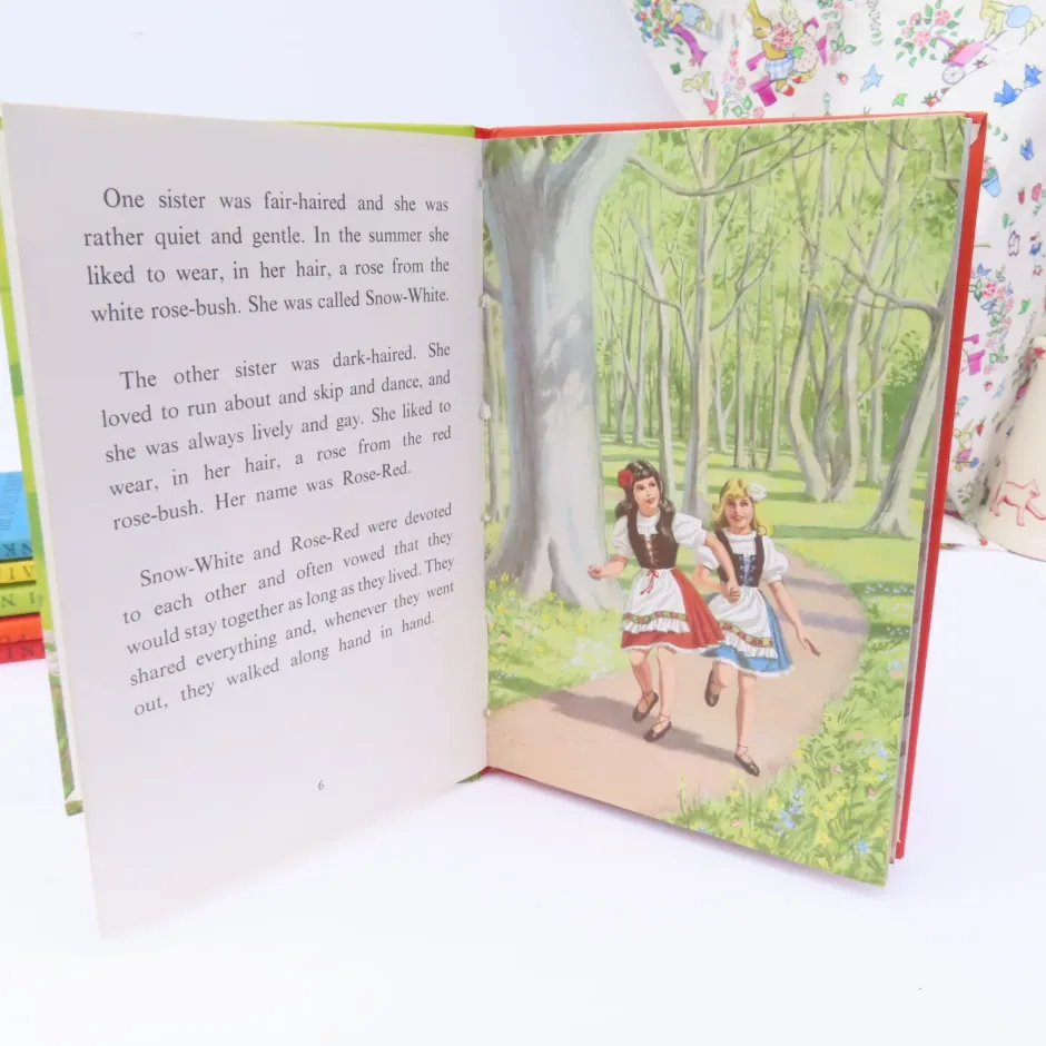 Cottontails Baby Vintage|VINTAGE Ladybird book - Snow-White and Rose-Red (early 1970s)